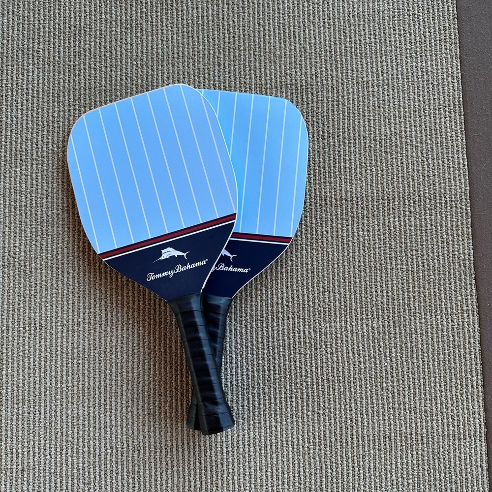 🫶Tommy Bahama Light Blue and Black Pickleball Paddles
